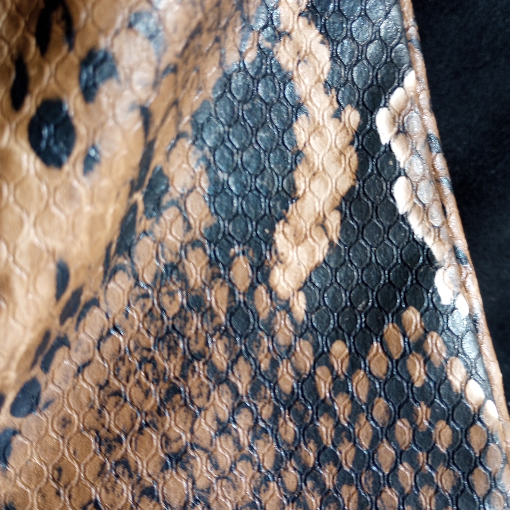 🔖Snakeskin Ruffled Handbag - Picture 9 of 16